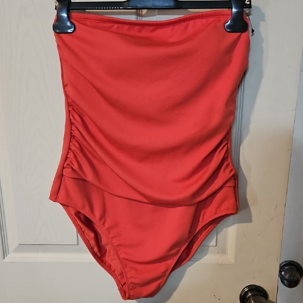 SHADE & SHORE STRAPLESS ONE PIECE SWIMSUIT: RED: NEW WITH TAGS & DEFECT: SIZE 16